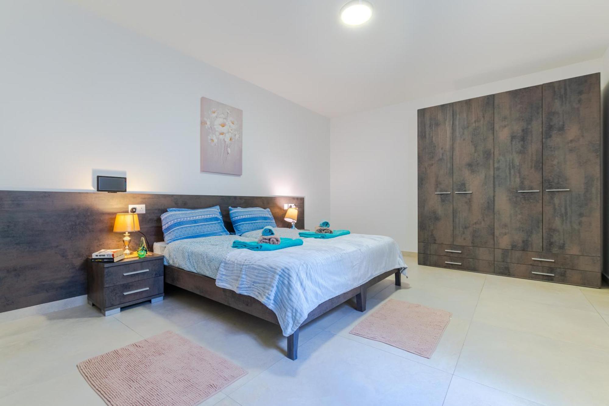 Brand New Apartment 3Bdr 2 Bth H7 Сейнт Полс Бей Екстериор снимка