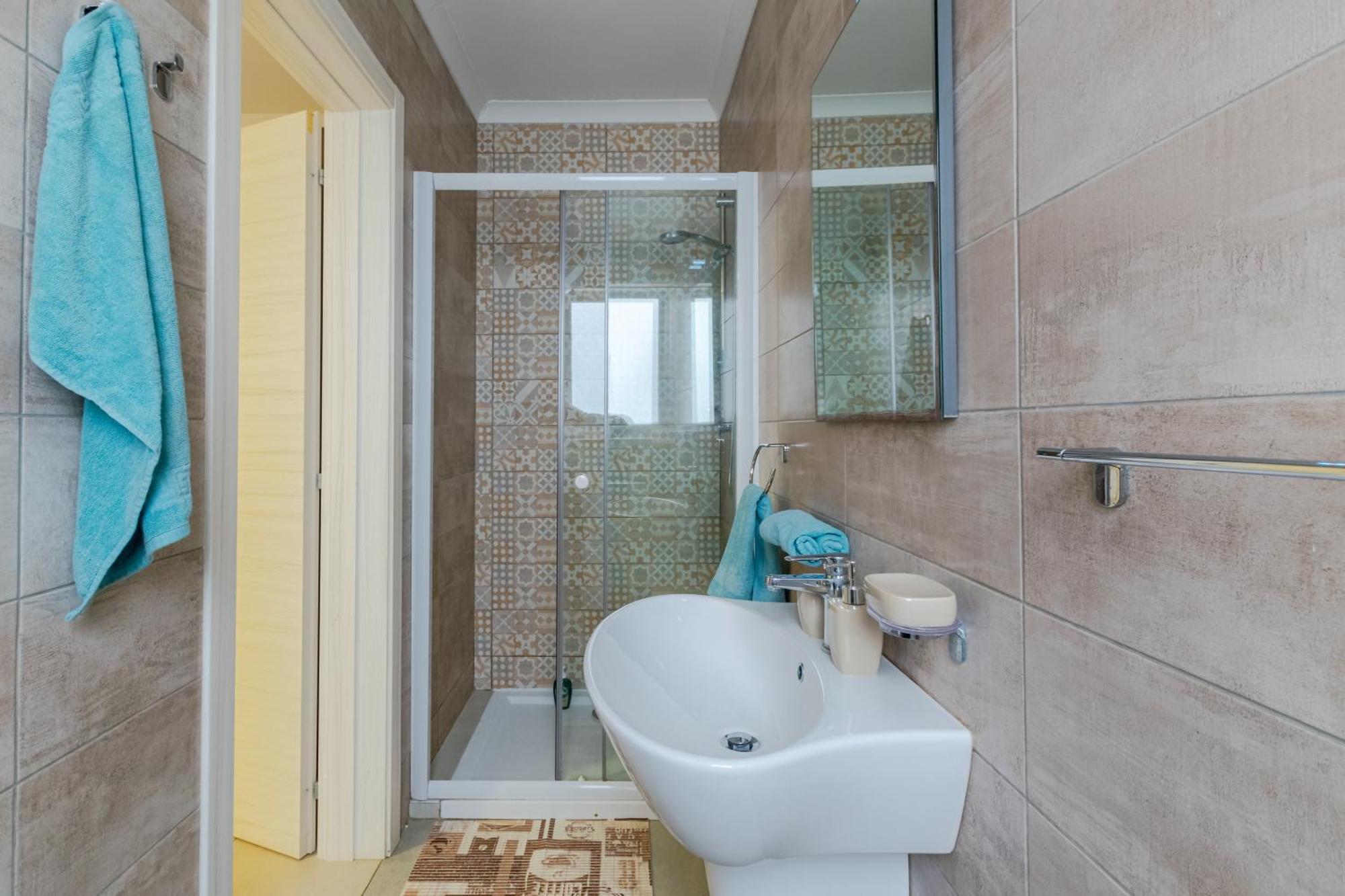 Brand New Apartment 3Bdr 2 Bth H7 Сейнт Полс Бей Екстериор снимка