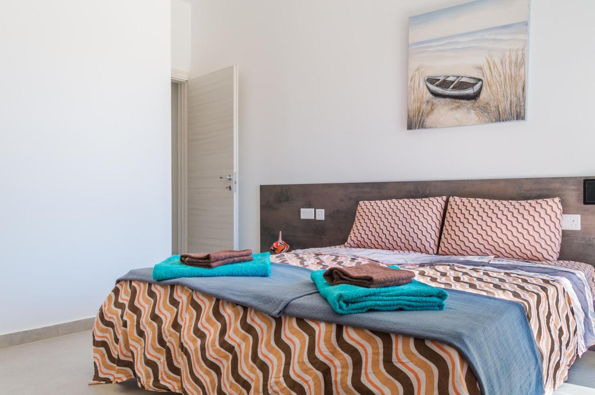 Brand New Apartment 3Bdr 2 Bth H7 Сейнт Полс Бей Екстериор снимка