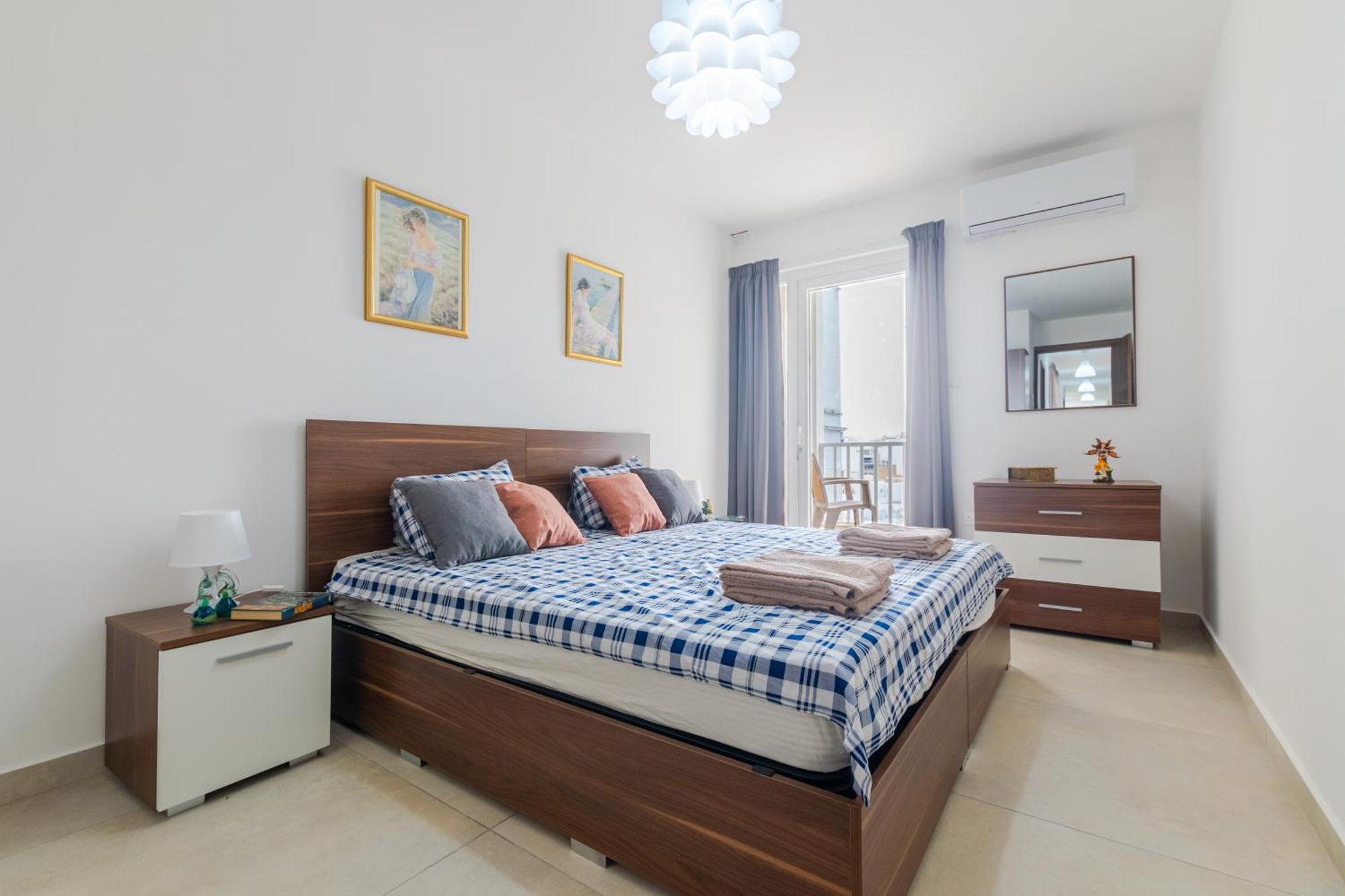 Brand New Apartment 3Bdr 2 Bth H7 Сейнт Полс Бей Екстериор снимка