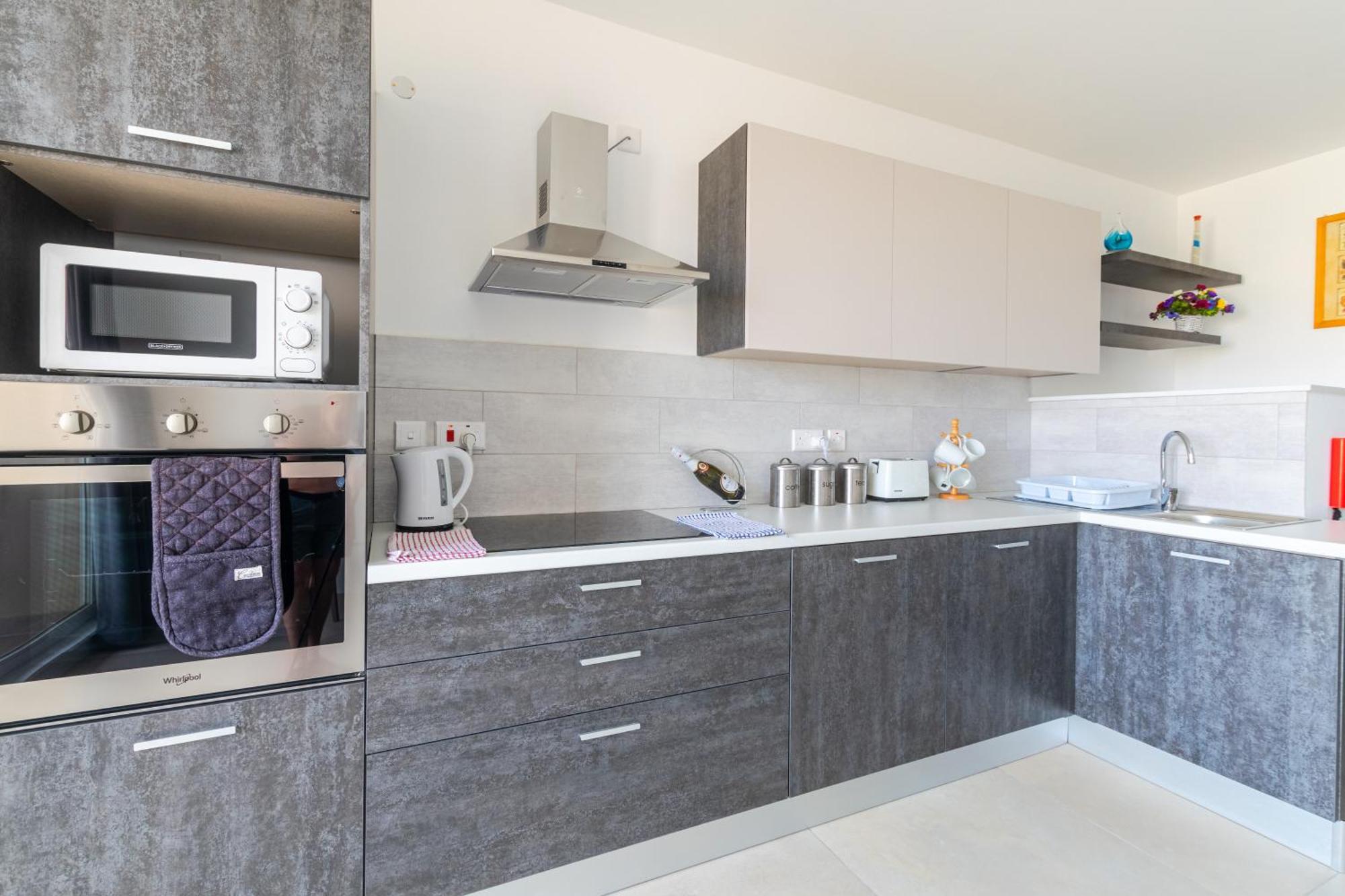 Brand New Apartment 3Bdr 2 Bth H7 Сейнт Полс Бей Екстериор снимка